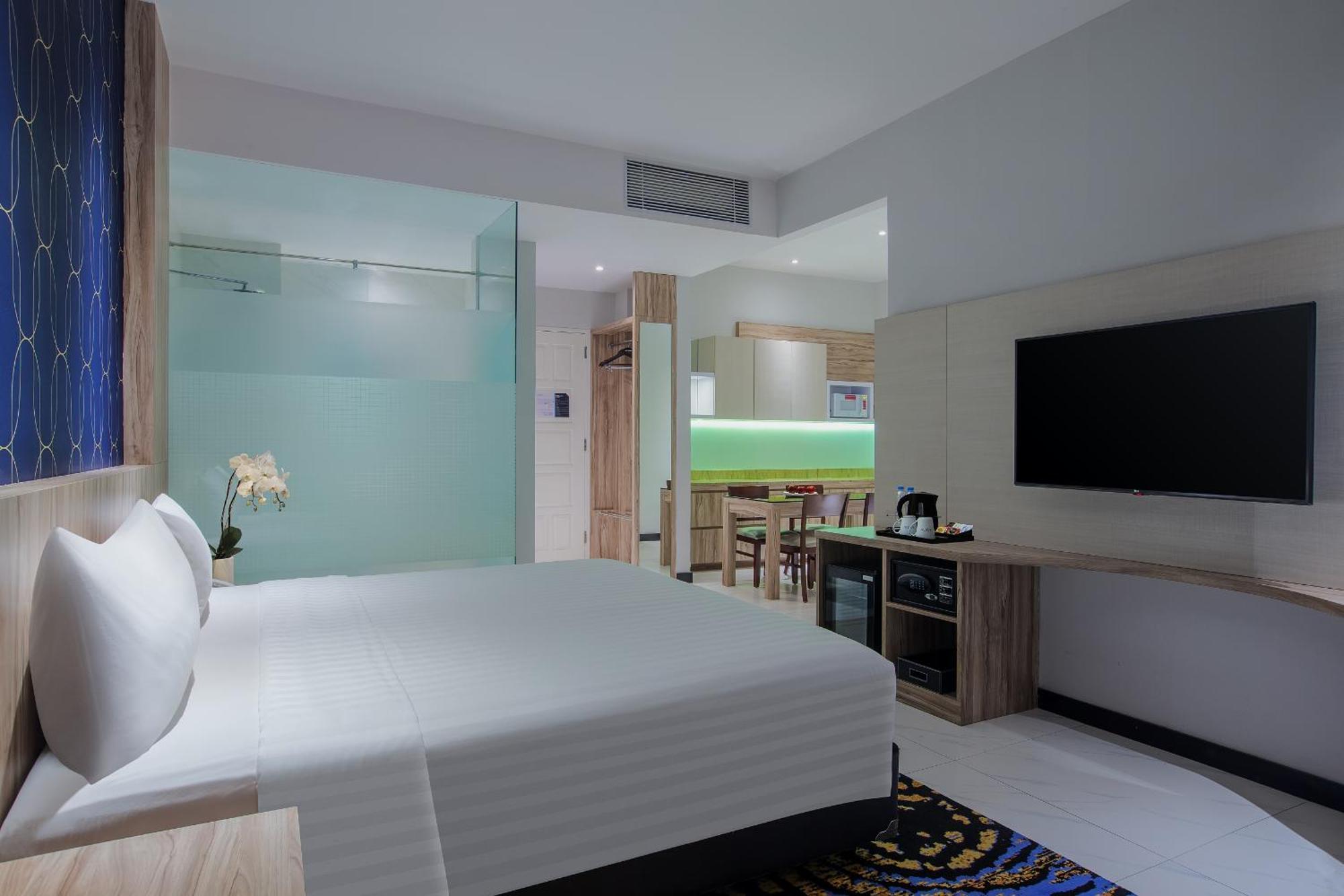 Aston Inn Тасикмалая Экстерьер фото