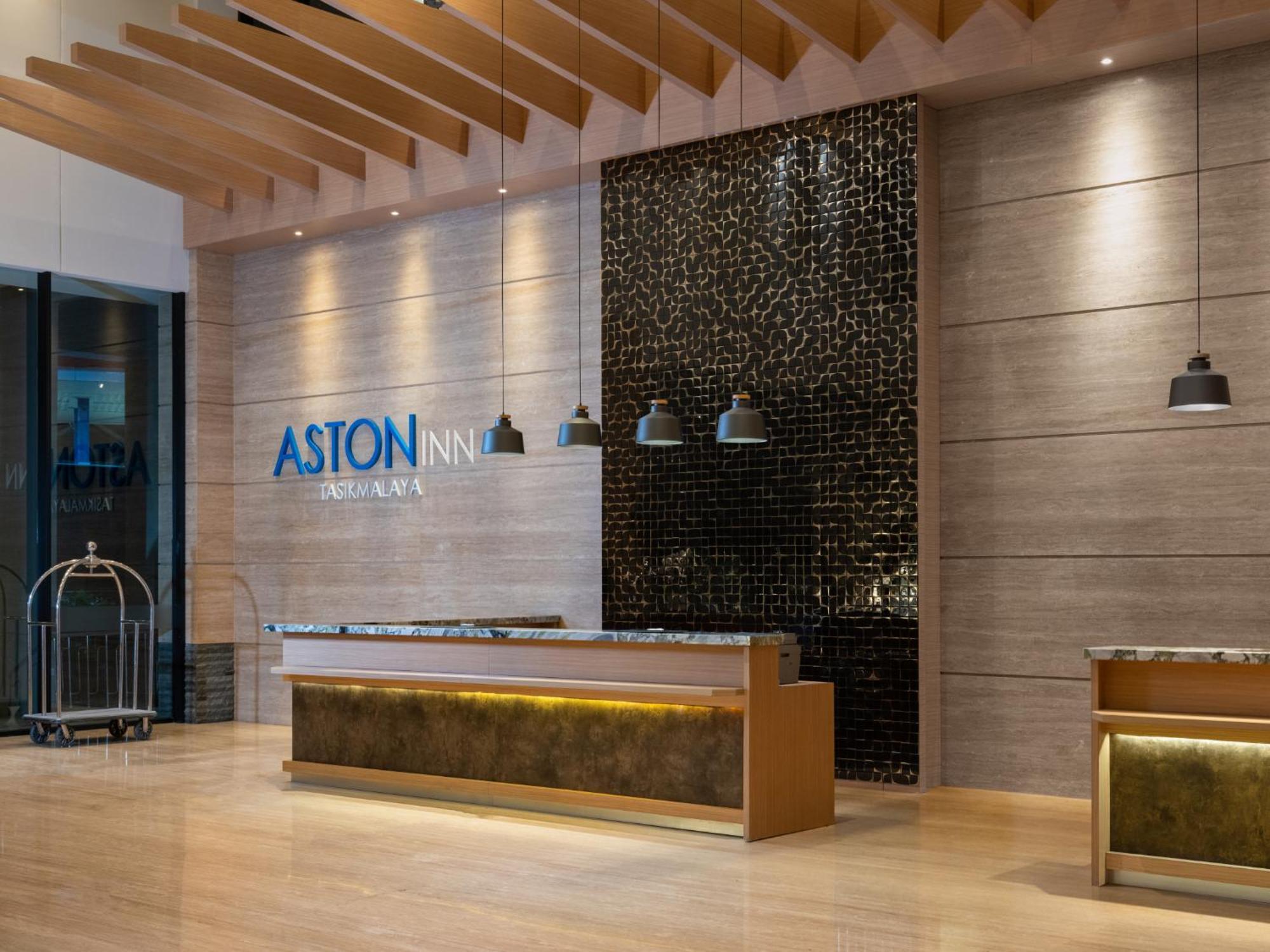 Aston Inn Тасикмалая Экстерьер фото